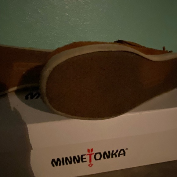 Minnetonka Venice ankle boot. Size 7 - Picture 6 of 7